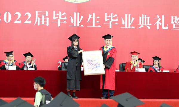 ���I(y��)��������ĸУٛ(z��ng)�ͮ��I(y��)�o(j��)����Ʒ���~��ꖔz