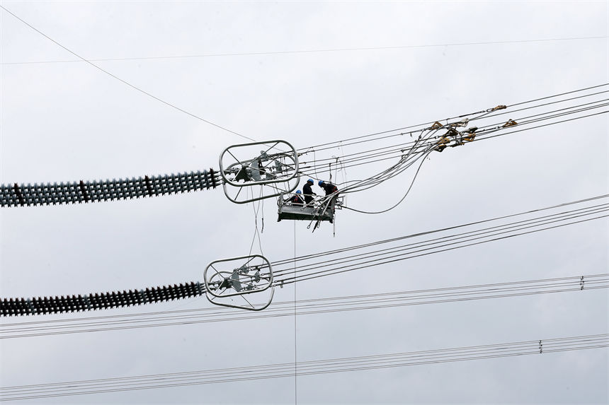 ���Q�����㽭��800ǧ���ظ߉�ֱ��ݔ늹����ؑcǭ���ֶ�ʩ���F(xi��n)��(ch��ng)�������ڸ߿����I(y��)�� �����z