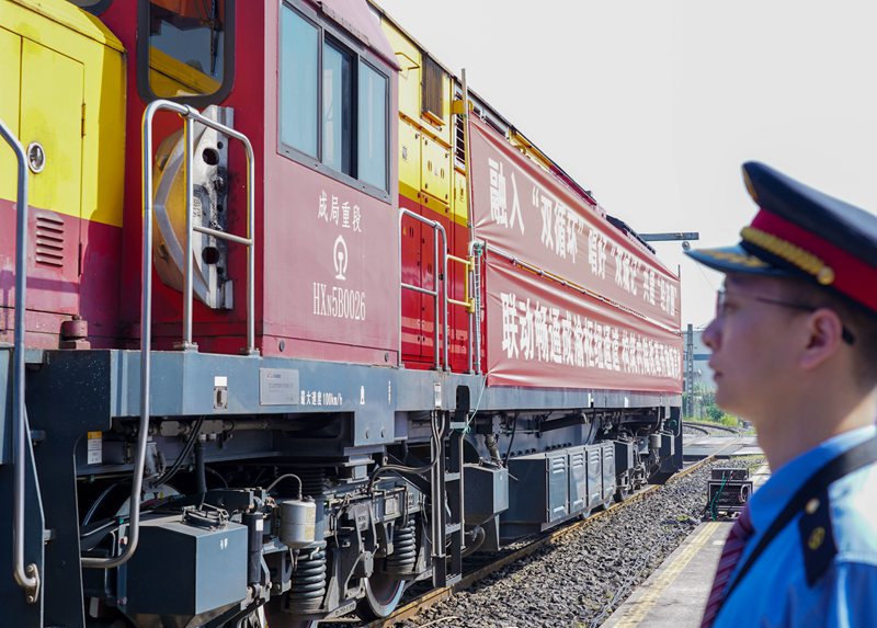 6��30������9�c50���������КW���У����壩���ؑc�F�Y(ji��)������վ���ɶ����H�F·��������������ɵ��КW������Ӌ�_����ͻ��2�f�д��P�������� �z