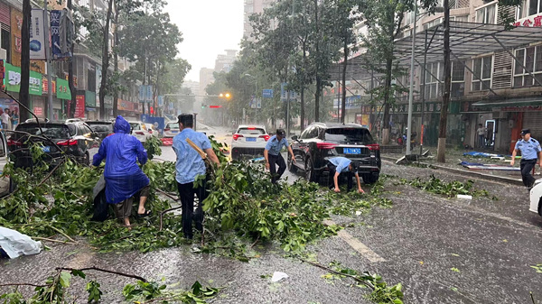 ���o��ð��������������ɵ��ϱ��L(f��ng)������е�����������z