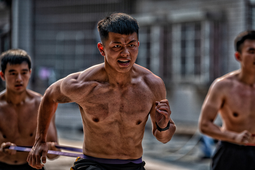 重慶特警綜合實(shí)戰(zhàn)演練現(xiàn)場。重慶市公安局供圖