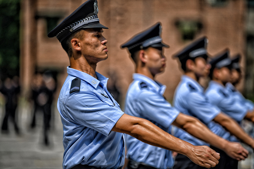 重慶特警綜合實戰(zhàn)演練現(xiàn)場。重慶市公安局供圖