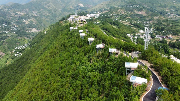 特色懸崖酒店。王成偉攝