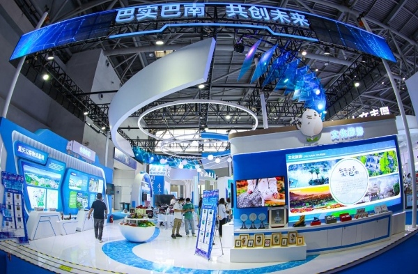 展會現(xiàn)場。方霞攝