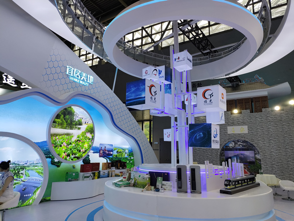 產(chǎn)品展示。林霞攝