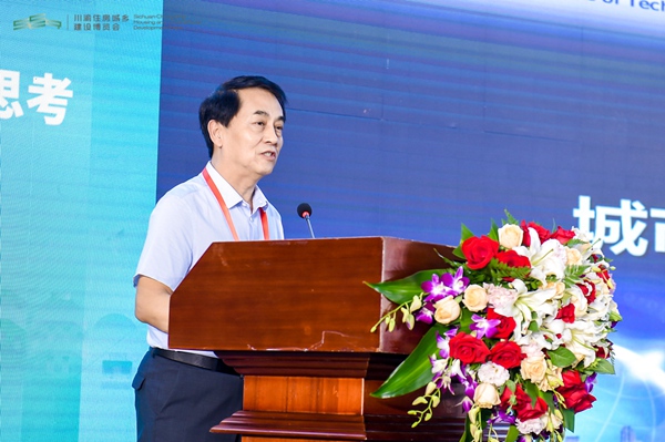 中國工程院院士、哈爾濱工業(yè)大學(xué)教授任南琪。重慶市住房城鄉(xiāng)建委供圖