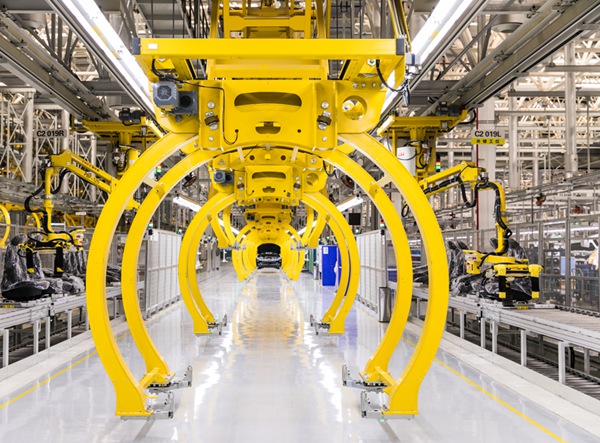 賽力斯兩江智慧工廠抱。