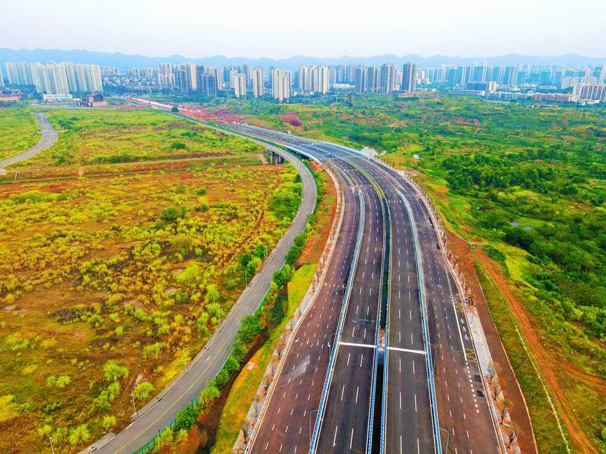 坪山大道順利通過竣工聯(lián)合驗收