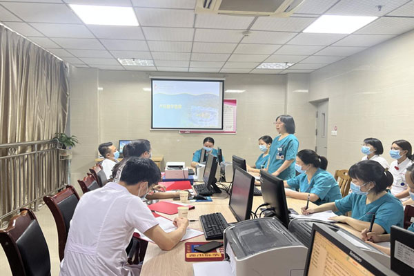 選手匯報病史。江津區(qū)婦幼保健院供圖