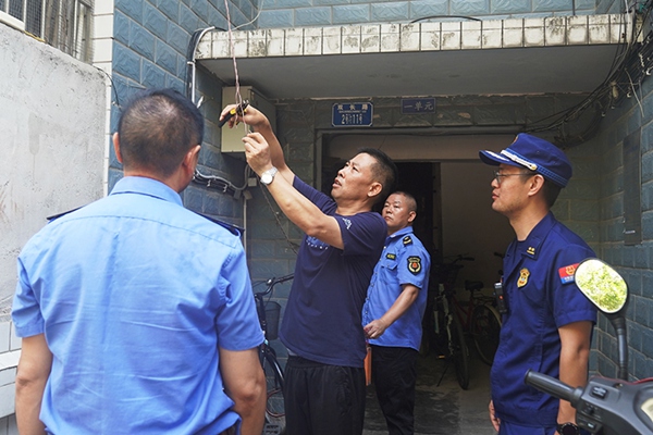 整治現(xiàn)場。雙橋經(jīng)開區(qū)消防救援大隊供圖