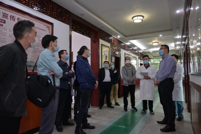 指導(dǎo)建設(shè)塵肺病康復(fù)站。重慶醫(yī)藥高等?？茖W(xué)校附屬第一醫(yī)院供圖