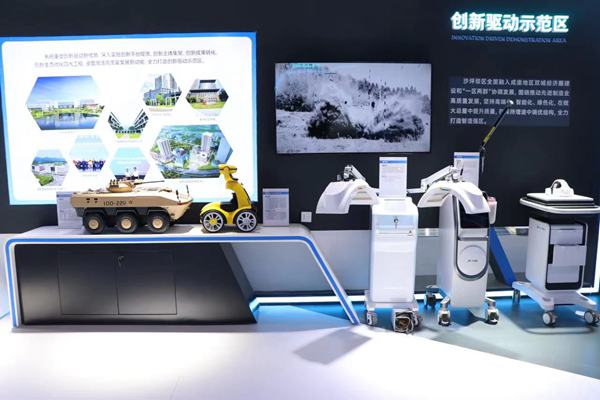 產(chǎn)品展示。胥世鵬攝