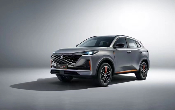 第二代CS55PLUS風(fēng)暴灰限量版。長安汽車供圖