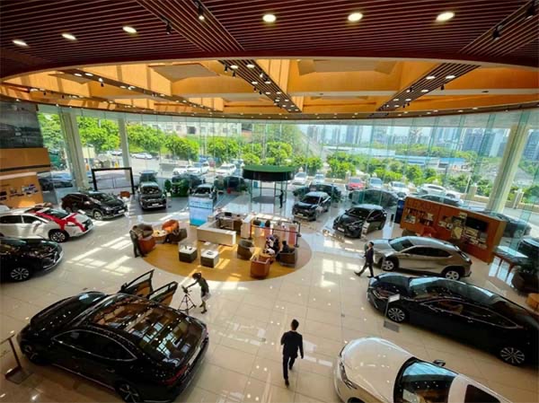 展示區(qū)。重慶市汽車商業(yè)協(xié)會供圖