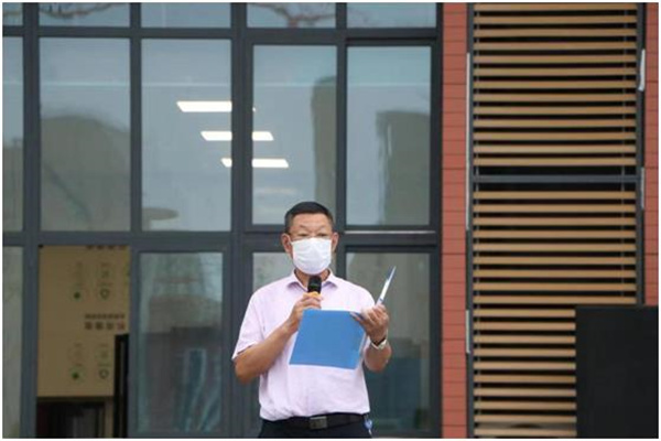 重慶科學(xué)城明遠(yuǎn)未來中學(xué)校長王俊。雷鍵攝