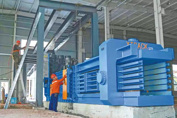 前鋒區(qū)建平集團輕工產(chǎn)業(yè)園進入設(shè)備安裝階段。廣安市委宣傳部供圖