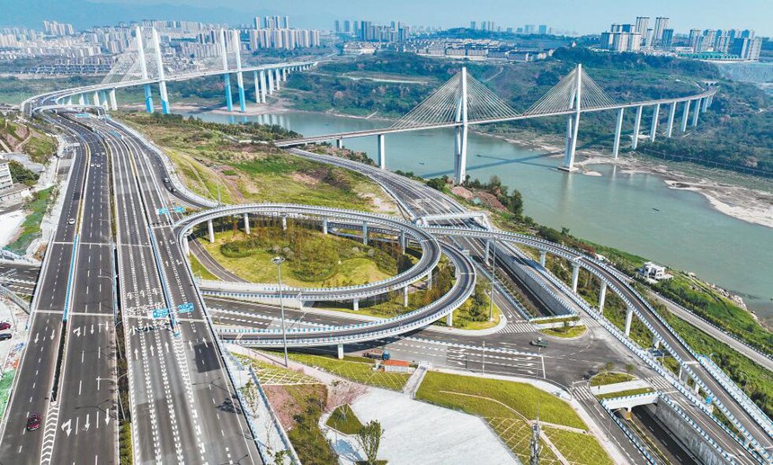 9月13日，兩江新區(qū)禮嘉，渦輪造型的金山寺立交。