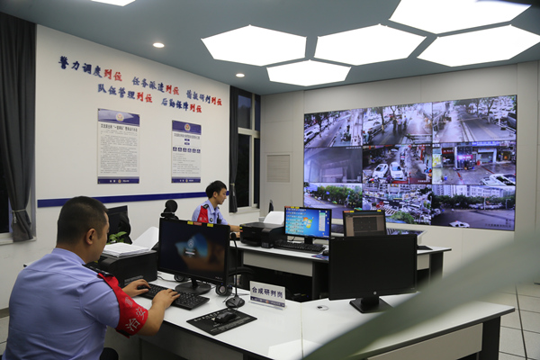 綜合指揮室。綦江區(qū)公安局文龍派出所供圖