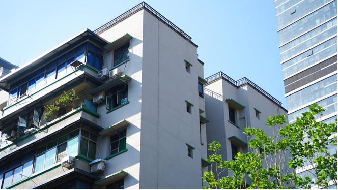 民主村片區(qū)外立面改造工程新面貌。九龍城市更新公司供圖