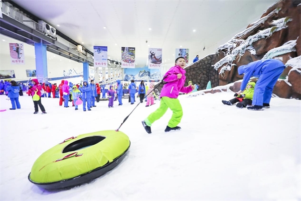 際華園滑雪場(chǎng)。兩江新區(qū)黨工委宣傳部供圖