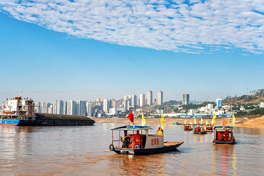 清漂船隊出航清漂。余鴻攝