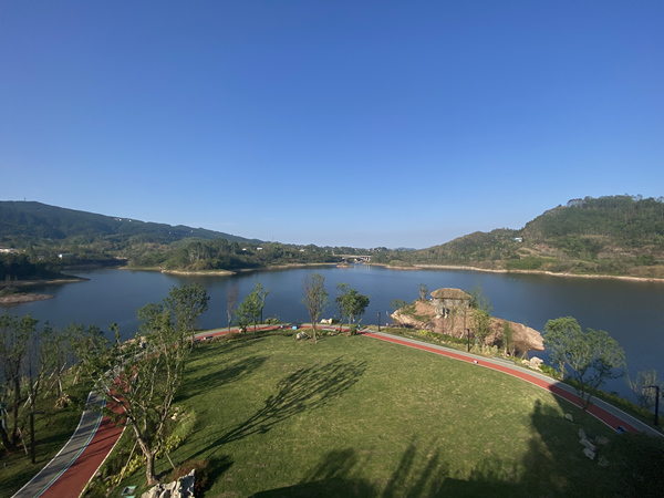 慧谷湖科創(chuàng)小鎮(zhèn)風(fēng)景如畫。黃河攝