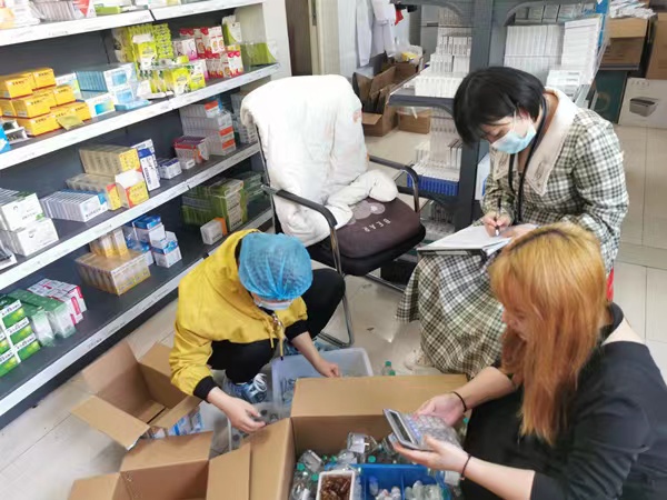 秀山縣多部門聯(lián)合開展藥品耗材集中帶量采購監(jiān)督監(jiān)管。秀山縣醫(yī)療保障局供圖