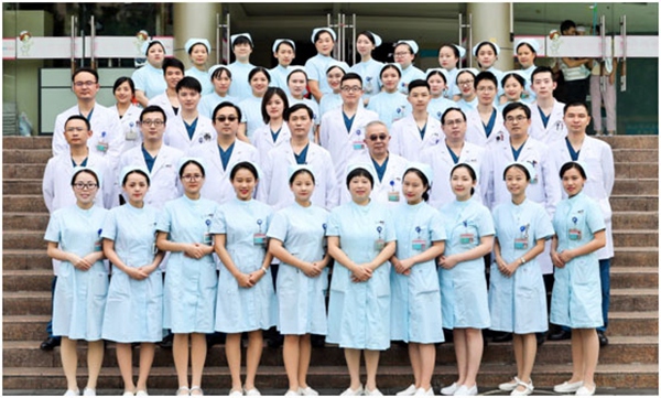 重慶醫(yī)科大學(xué)附屬兒童醫(yī)院神經(jīng)外科團(tuán)隊(duì)。重醫(yī)附屬兒童醫(yī)院供圖