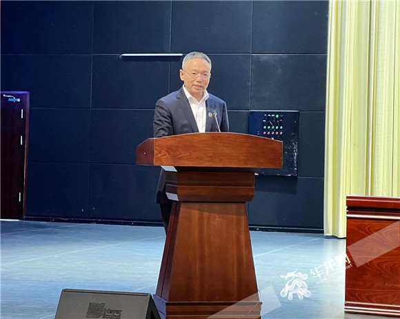 與會(huì)企業(yè)代表分享發(fā)展經(jīng)驗(yàn)。華龍網(wǎng)-新重慶客戶端記者 曹建?