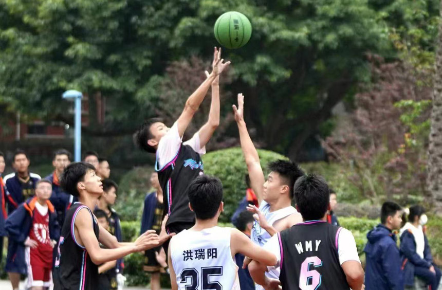籃球比賽。重慶一中供圖