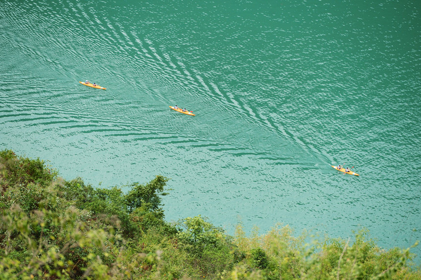 運(yùn)動(dòng)員在比賽中。