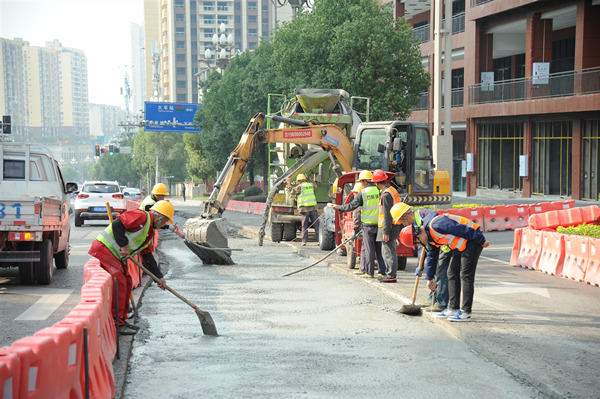 施工現(xiàn)場。陳涵攝
