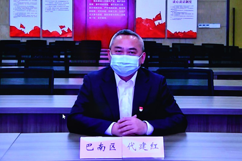 代建紅介紹有關(guān)情況  鄒樂(lè) 攝