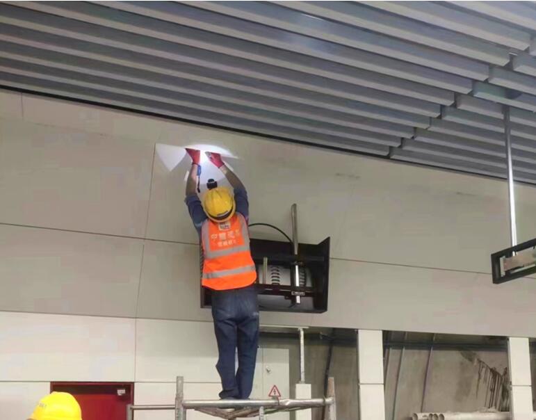 地鐵5號(hào)線北延伸段悅港大道站正在加緊施工。重慶軌道集團(tuán)供圖