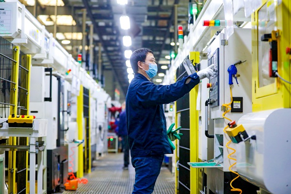 12月2日下午，重慶市旺成科技股份有限公司復(fù)工復(fù)產(chǎn)。雷鍵攝