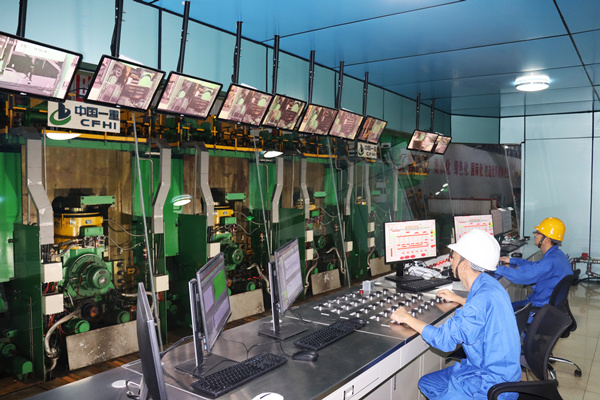 重慶萬達(dá)薄板年產(chǎn)450萬噸智能化熱軋項目車間復(fù)產(chǎn)運營。涪陵區(qū)委組織部供圖