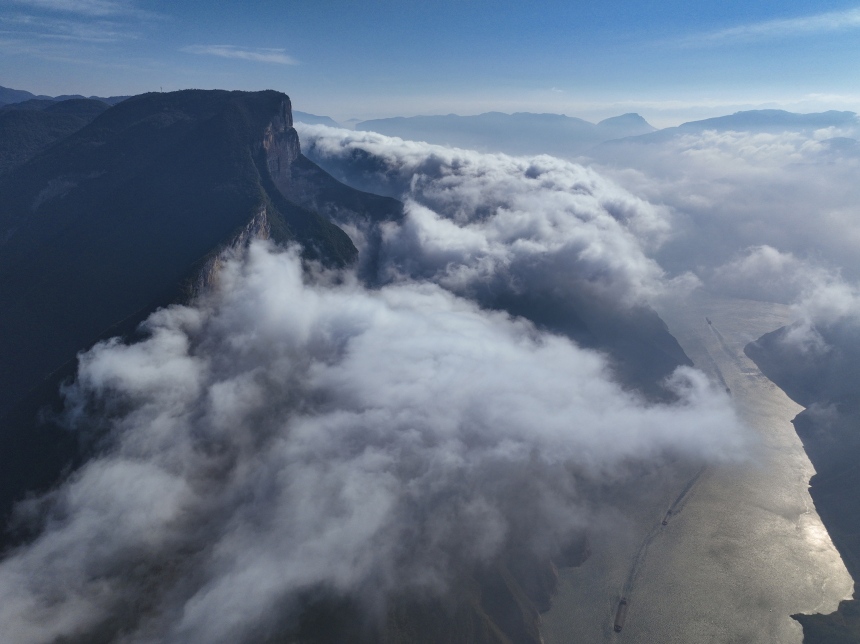 長江瞿塘峽一帶景色宜人，秀美如畫。王正坤攝