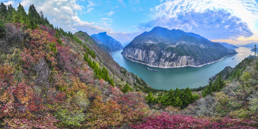 長江瞿塘峽一帶景色宜人，秀美如畫。王正坤攝