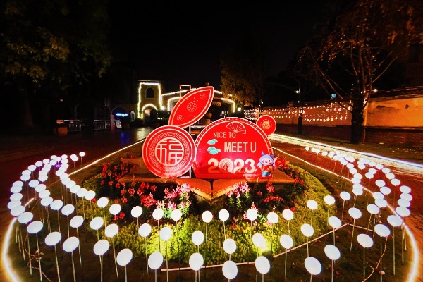 龍湖東橋郡現(xiàn)場(chǎng)燈飾布置。重慶龍湖供圖