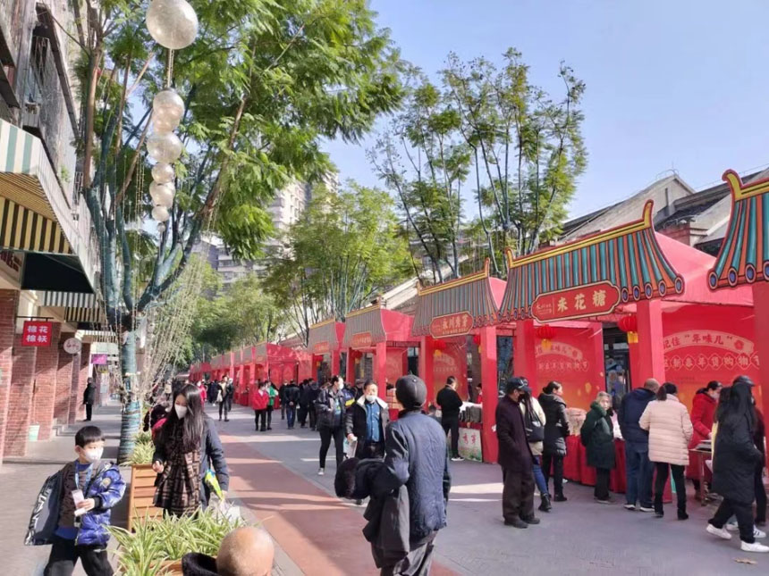 永川區(qū)開展的新春年貨購物節(jié)現(xiàn)場。市住房城鄉(xiāng)建委供圖