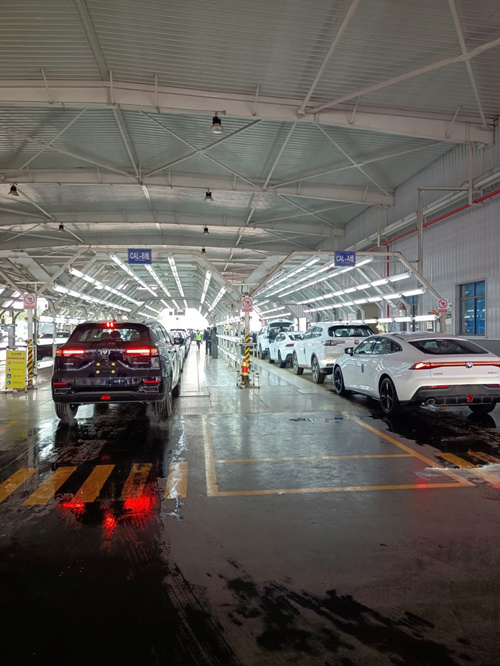 長(zhǎng)安汽車完成生產(chǎn)下線。企業(yè)供圖