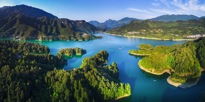 重慶武隆芙蓉湖國家濕地公園。