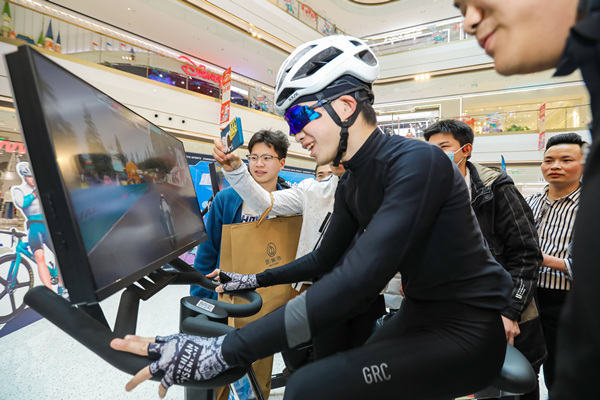 市民現(xiàn)場體驗。渝北區(qū)大數(shù)據(jù)發(fā)展局供圖