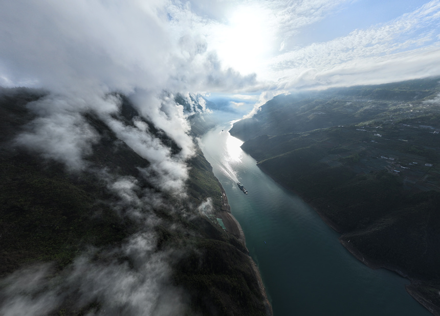 雨過天晴后的巫峽景色。譚瑜州攝