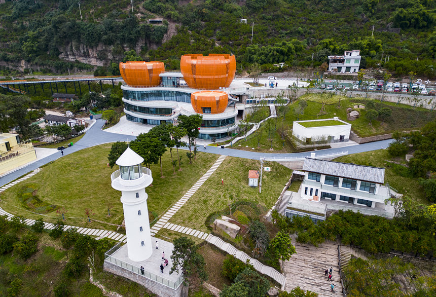 小桔燈。冉孟軍攝