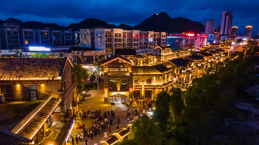 秀山青春集市。胡程攝