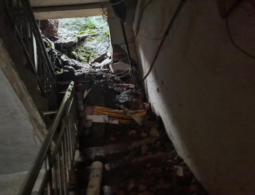 萬(wàn)州區(qū)甘寧鎮(zhèn)姜家村滑坡全景圖