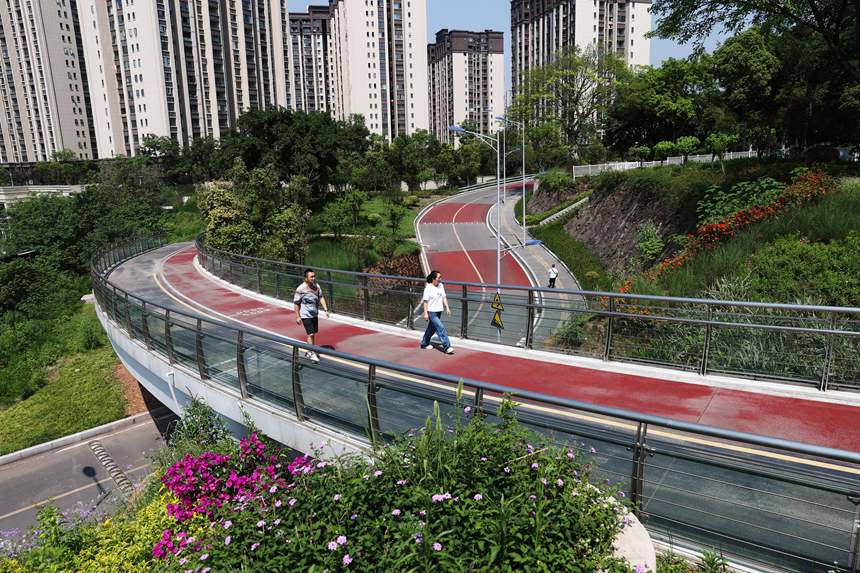 大渡口區(qū)重鋼崖線山城步道。楊敏攝