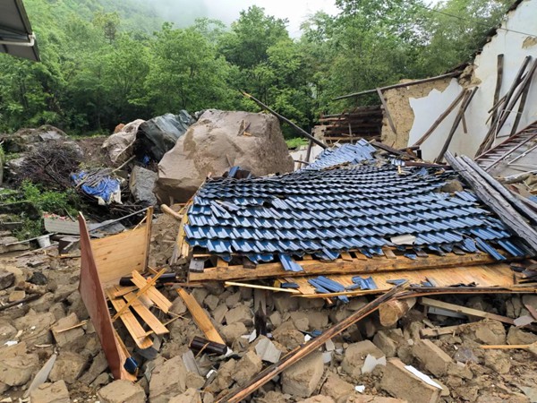 受災(zāi)現(xiàn)場(chǎng)。南江地質(zhì)隊(duì)供圖