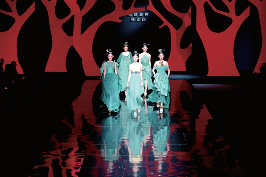 榮昌夏布服裝秀。榮昌區(qū)委宣傳部供圖